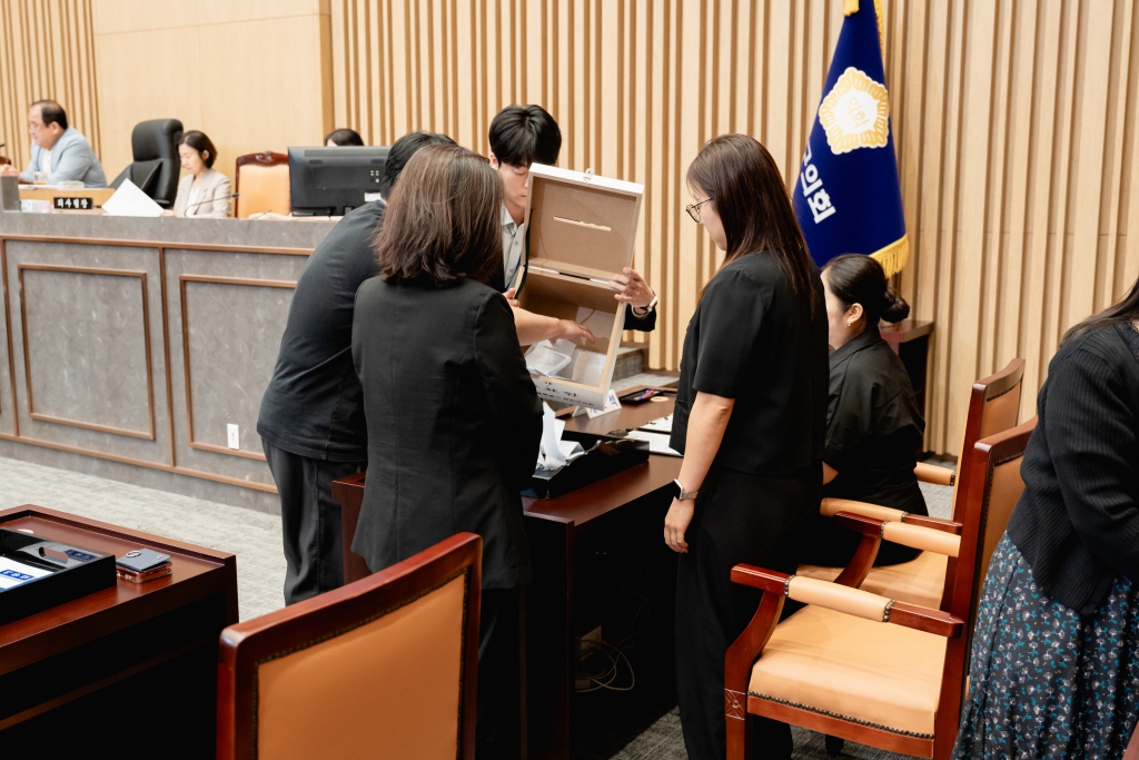 제292회 임시회 제1차 본회의-의장 부의장 선출 이미지(44)