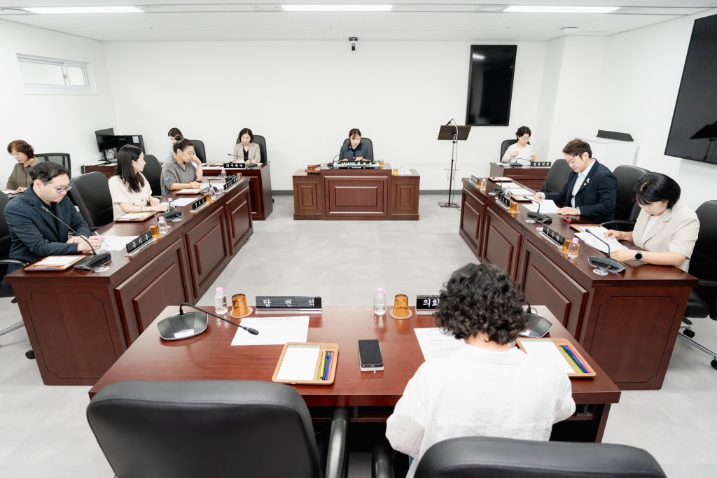 제292회 임시회 폐회중 제2차 의회운영위원회 이미지(2)