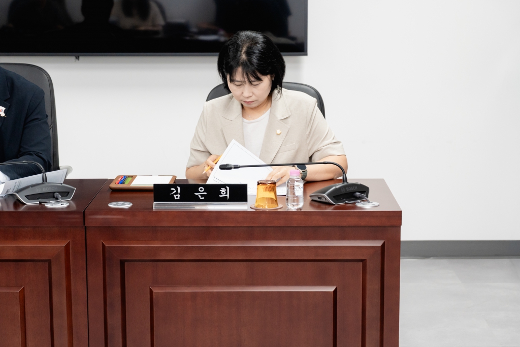 제292회 임시회 폐회중 제2차 의회운영위원회 이미지(8)