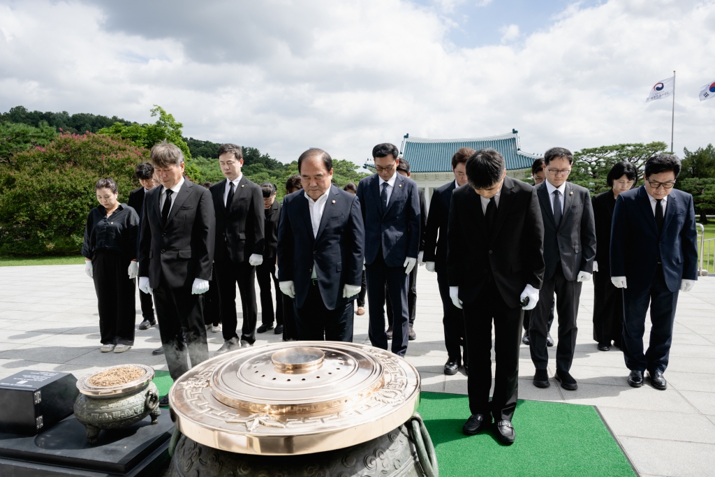 현충원 참배 이미지(8)