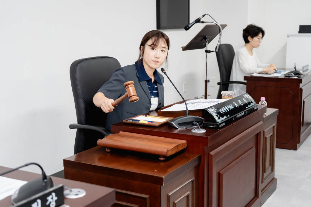 제292회 임시회 폐회중 제2차 의회운영위원회 이미지(10)