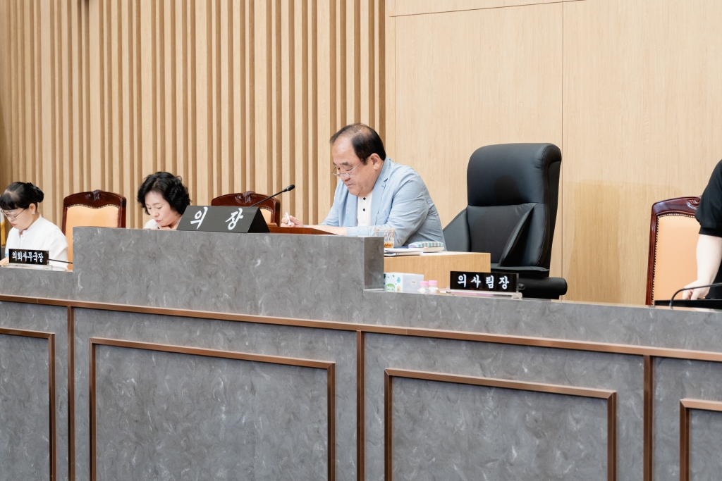 제292회 임시회 제1차 본회의-의장 부의장 선출 이미지(41)