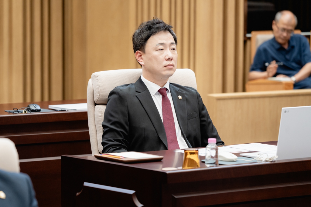 제292회 임시회 제3차 본회의-상임위원장 선출 이미지(8)
