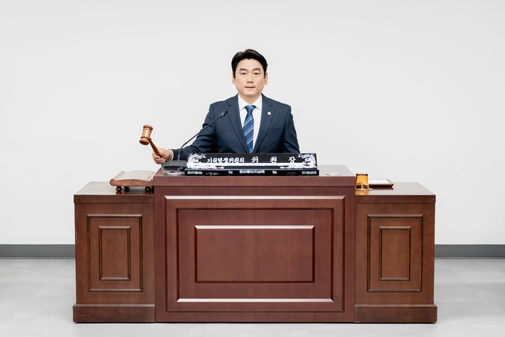 제292회 임시회 폐회중 기획행정위원회 이미지(1)