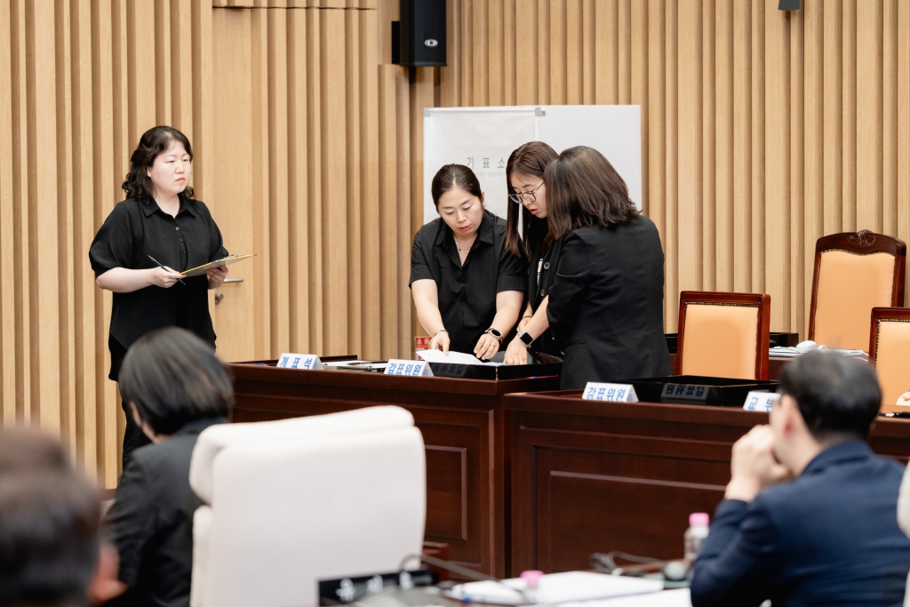 제292회 임시회 제1차 본회의-의장 부의장 선출 이미지(45)