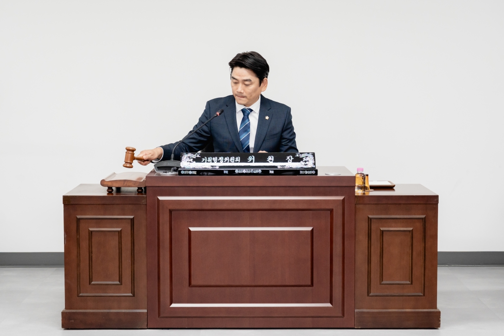 제292회 임시회 폐회중 기획행정위원회 이미지(3)
