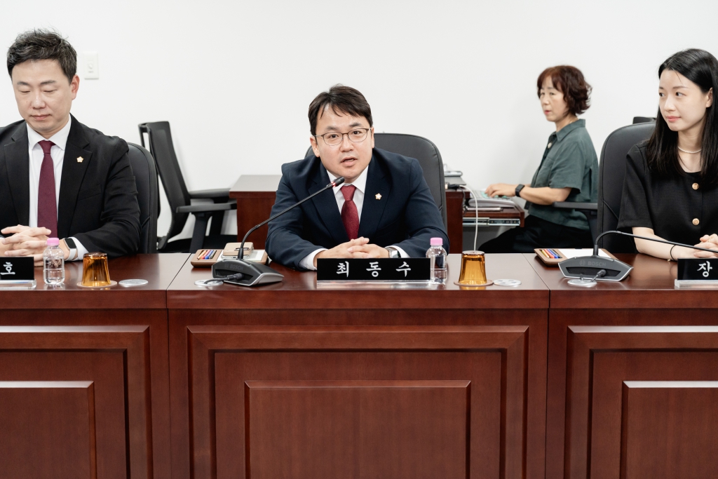 제292회 임시회 폐회중 기획행정위원회 이미지(4)