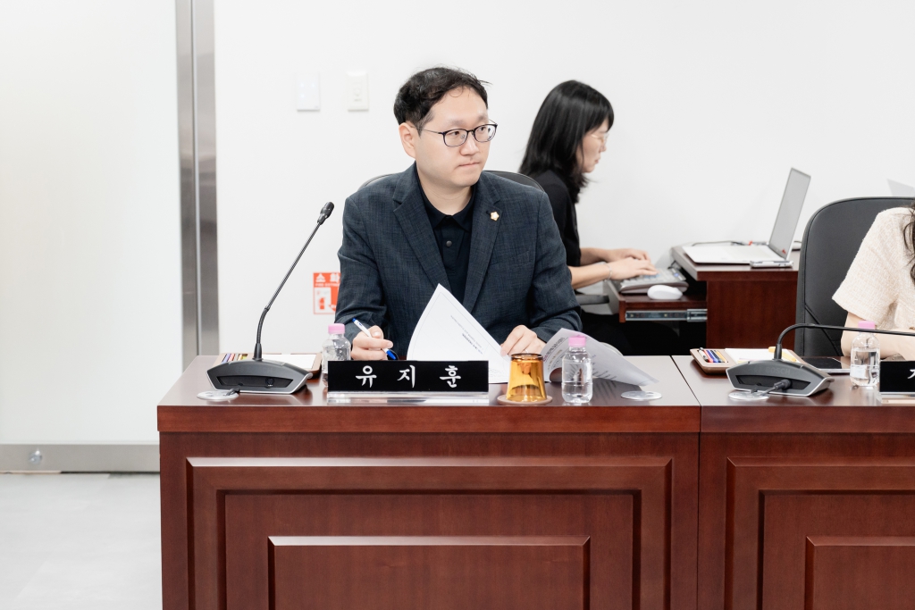 제292회 임시회 폐회중 제2차 의회운영위원회 이미지(7)
