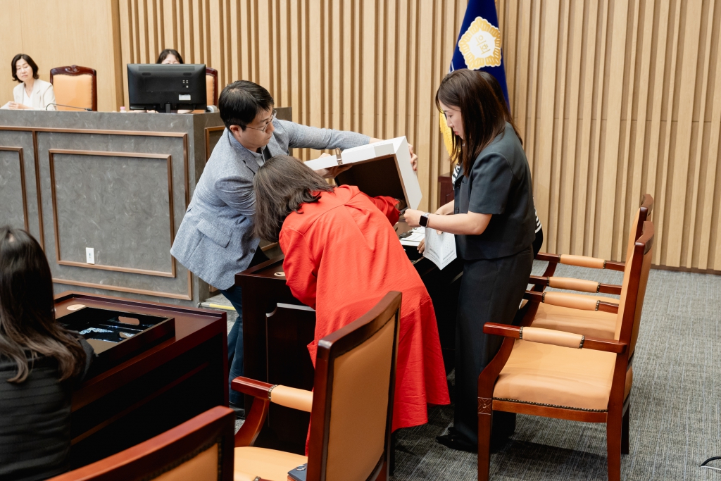 제292회 임시회 제3차 본회의-상임위원장 선출 이미지(33)